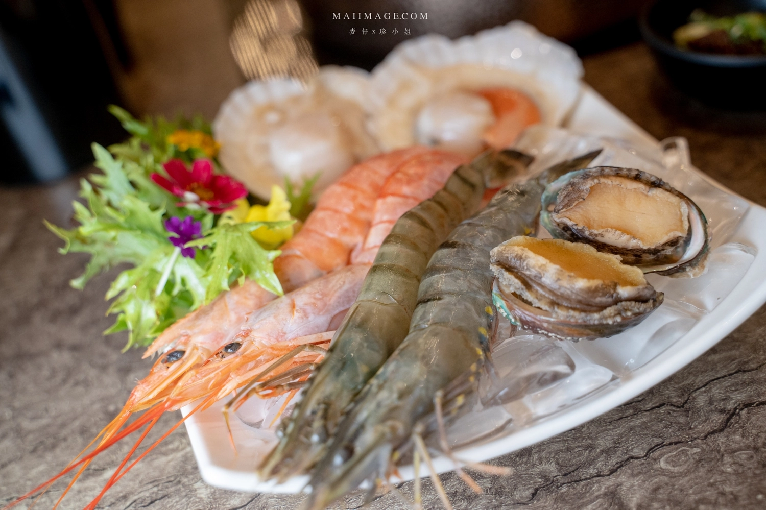 【台中美食】台中吃到飽推薦｜新天地崇德旗艦店樂食自助百匯～和牛火鍋＋百道生鮮百匯任你吃到飽。加＠LINE