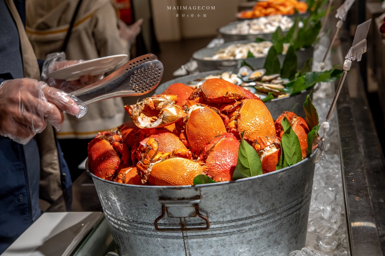 【台中美食】台中吃到飽推薦｜新天地崇德旗艦店樂食自助百匯～和牛火鍋＋百道生鮮百匯任你吃到飽。加＠LINE