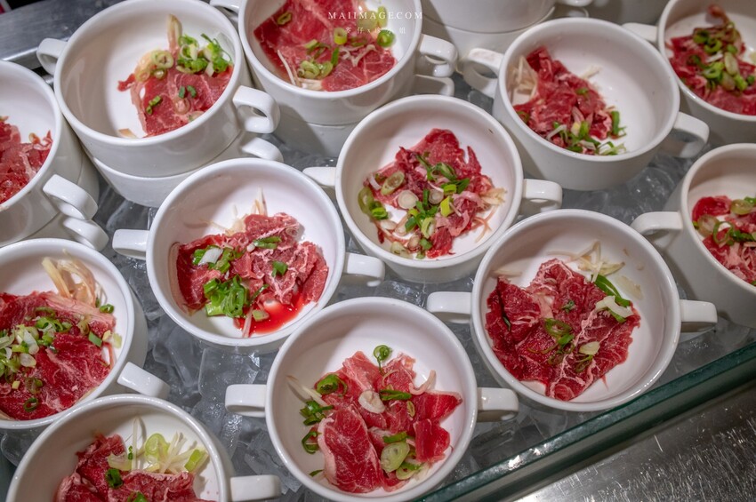 【台中美食】台中吃到飽推薦｜新天地崇德旗艦店樂食自助百匯～和牛火鍋＋百道生鮮百匯任你吃到飽。加＠LINE