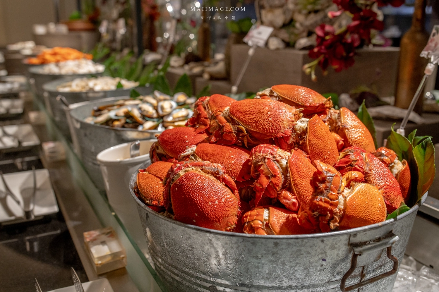 【台中美食】台中吃到飽推薦｜新天地崇德旗艦店樂食自助百匯～和牛火鍋＋百道生鮮百匯任你吃到飽。加＠LINE