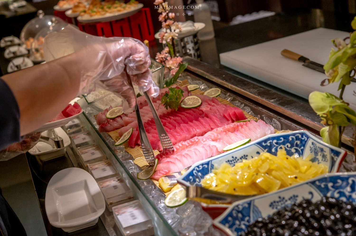 【台中美食】台中吃到飽推薦｜新天地崇德旗艦店樂食自助百匯～和牛火鍋＋百道生鮮百匯任你吃到飽。加＠LINE