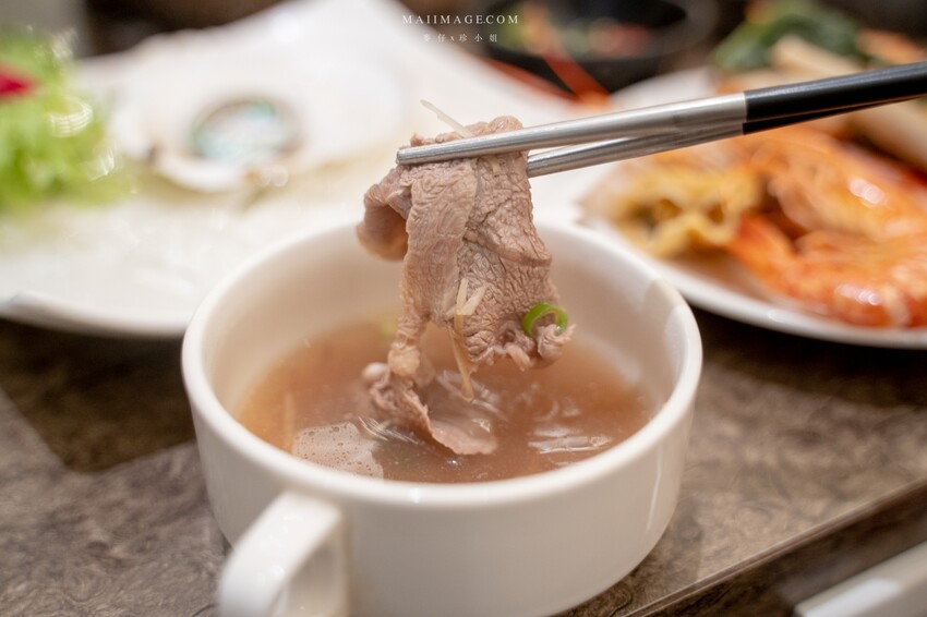 【台中美食】台中吃到飽推薦｜新天地崇德旗艦店樂食自助百匯～和牛火鍋＋百道生鮮百匯任你吃到飽。加＠LINE
