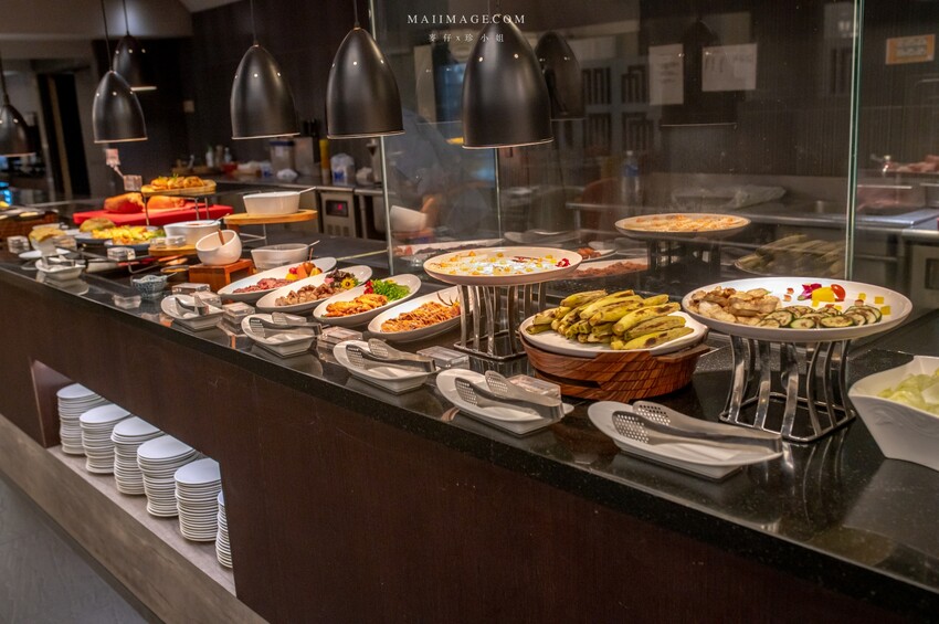 【台中美食】台中吃到飽推薦｜新天地崇德旗艦店樂食自助百匯～和牛火鍋＋百道生鮮百匯任你吃到飽。加＠LINE