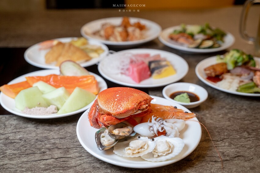 【台中美食】台中吃到飽推薦｜新天地崇德旗艦店樂食自助百匯～和牛火鍋＋百道生鮮百匯任你吃到飽。加＠LINE