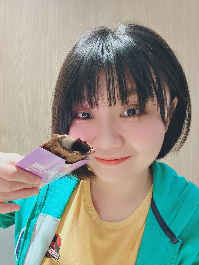 台灣麥當勞季節限定｜藍莓卡士達雙餡派 ｜12/11暖心開賣｜酸甜藍莓醬X香濃卡士達｜香酥巧克力風味派皮｜酸甜滋味超好吃！ – 萍姐愛分享