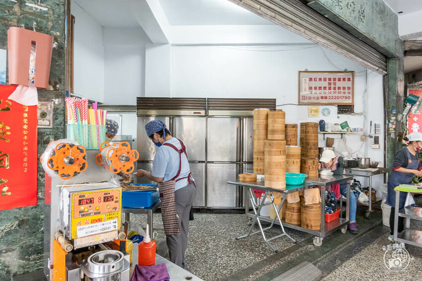 台中市東區天津苟不理湯包｜台中這間沒招牌早餐店好厲害！無名湯包會噴汁～