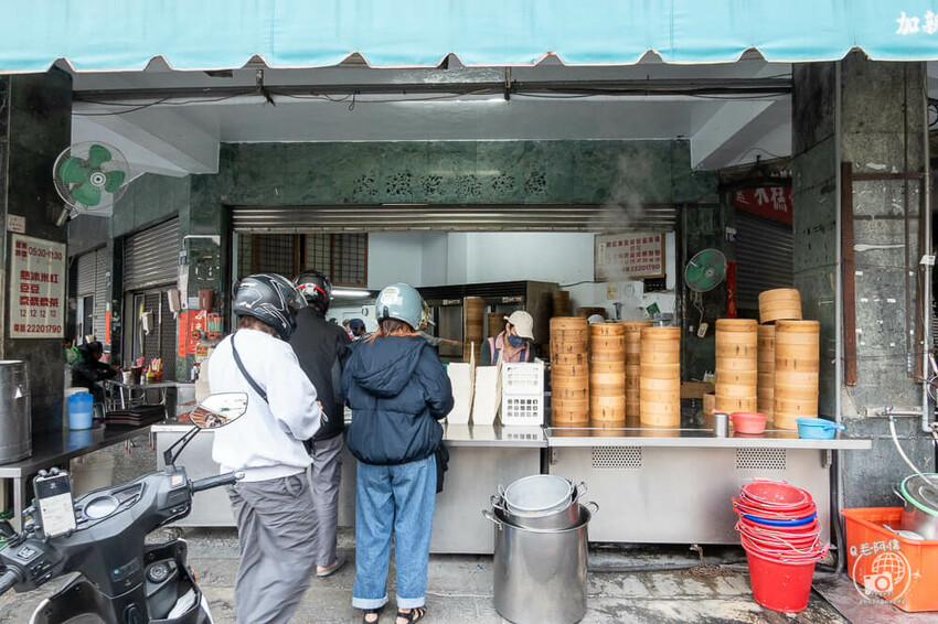 台中市東區天津苟不理湯包｜台中這間沒招牌早餐店好厲害！無名湯包會噴汁～