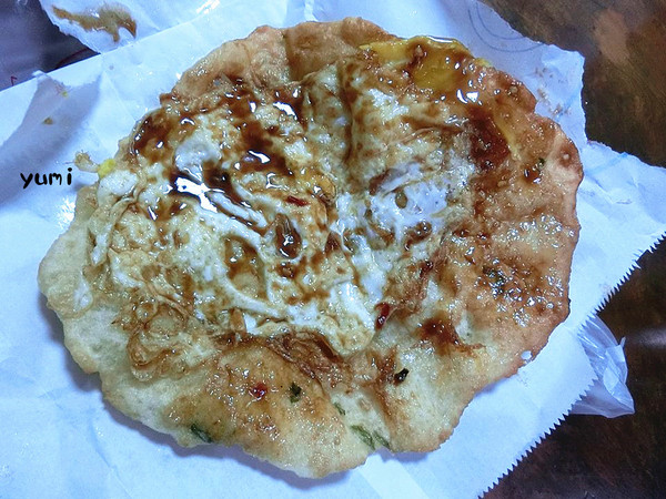 三代蔥油餅：【台中食記】東區巷弄隱藏美食!在地人推薦不排隊吃不到的蔥油餅@三代蔥油餅