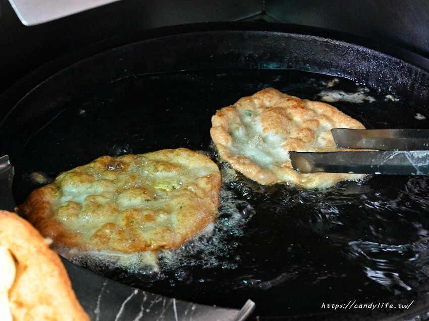 三代油蔥餅|在地經營三十年的蔥油餅老店,吃了回不去,台中人超推這一味