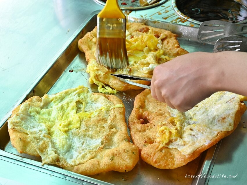 三代油蔥餅|在地經營三十年的蔥油餅老店,吃了回不去,台中人超推這一味
