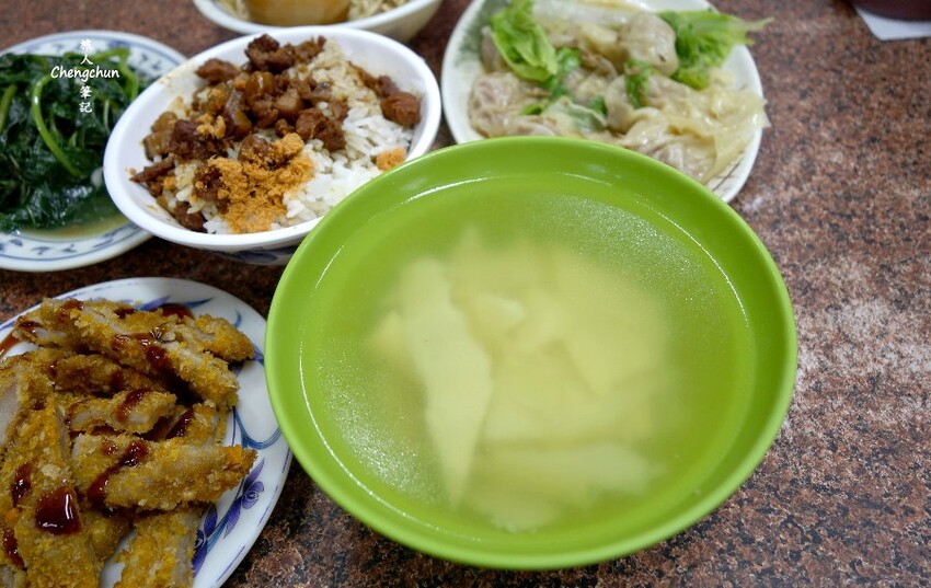 台中西區【阿隆麵攤】向上市場古早味傳統小吃美食