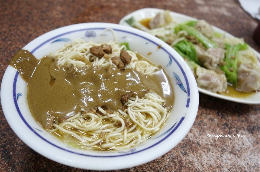 台中西區【阿隆麵攤】向上市場古早味傳統小吃美食