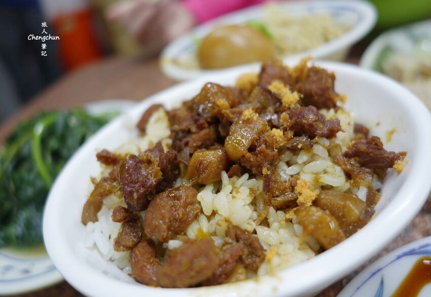 台中西區【阿隆麵攤】向上市場古早味傳統小吃美食