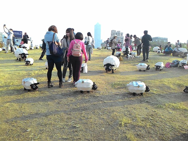 中央公園站:野放吉羊幸福久久~ 中央公園站:野放吉羊幸福久久~