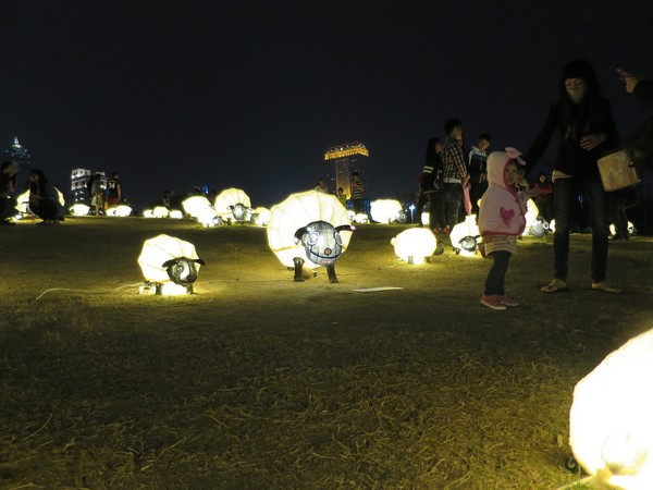 中央公園站:野放吉羊幸福久久~ 中央公園站:野放吉羊幸福久久~