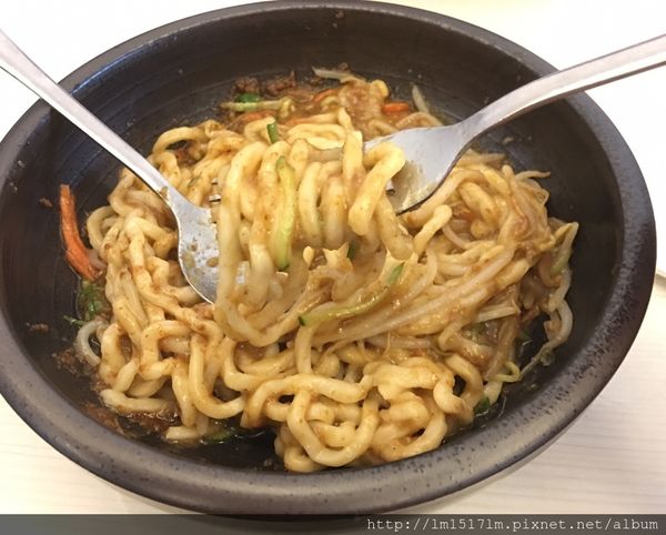 【台中北區】超便宜的一中美食餐廳選擇，通通60元『就醬拌精緻醬拌麵專賣一中店』