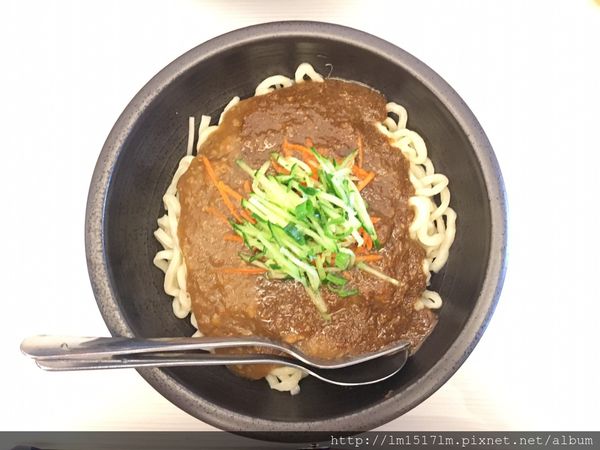 【台中北區】超便宜的一中美食餐廳選擇，通通60元『就醬拌精緻醬拌麵專賣一中店』