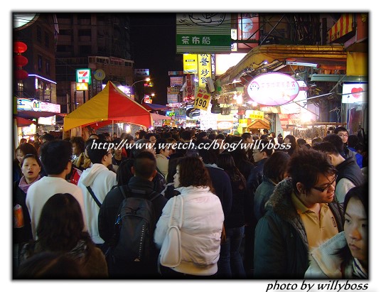 台中一中街人擠人