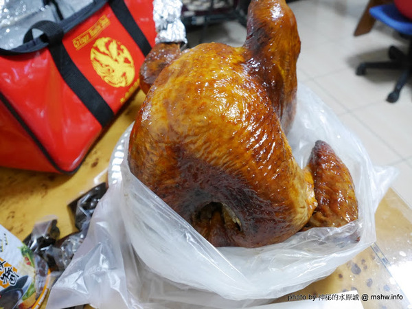 九合脆皮烤鴨：【食記】台中九合脆皮烤鴨@北區科博館 : 外脆內軟又多汁, 原來烤火雞都這麼好吃的？ 聖誕節你也來一隻吧!