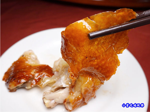 當紅脆皮雞-珍寶燒肥鵝餐廳 (1).jpg