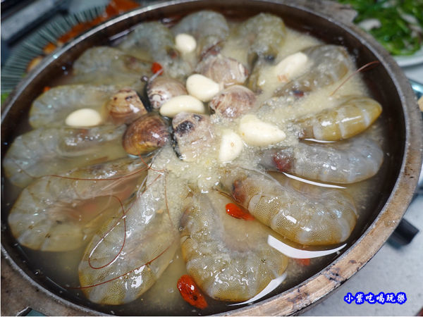 陶板蒜茸蝦-珍寶燒肥鵝餐廳 (3).jpg
