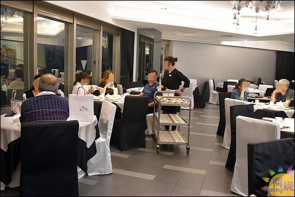 京悅港式飲茶(中友店):京悅港式飲茶|台版米其林推薦餐廳 上百道道地港點還有點心推車 老台中人最愛這一味