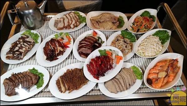 京悅港式飲茶(中友店):京悅港式飲茶|台版米其林推薦餐廳 上百道道地港點還有點心推車 老台中人最愛這一味