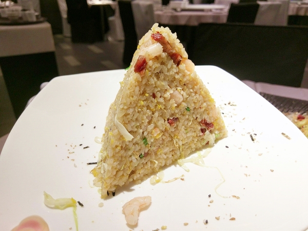 京悅港式飲茶(中友店):京悅港式飲茶-中友百貨港式料理 餐點選擇多 保留道地港點推車 樸實美味的餐點勝過盤飾優美的藝術菜