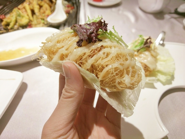 京悅港式飲茶(中友店):京悅港式飲茶-中友百貨港式料理 餐點選擇多 保留道地港點推車 樸實美味的餐點勝過盤飾優美的藝術菜