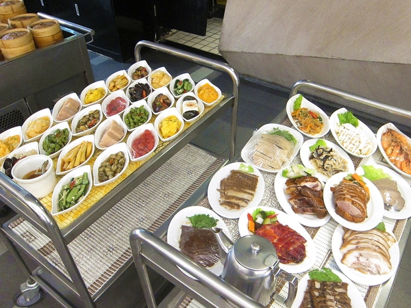 京悅港式飲茶(中友店):京悅港式飲茶-中友百貨港式料理 餐點選擇多 保留道地港點推車 樸實美味的餐點勝過盤飾優美的藝術菜