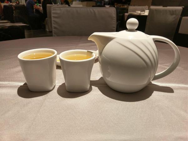 京悅港式飲茶(中友店):京悅港式飲茶-中友百貨港式料理 餐點選擇多 保留道地港點推車 樸實美味的餐點勝過盤飾優美的藝術菜