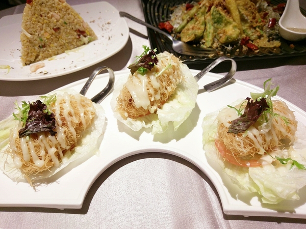 京悅港式飲茶(中友店):京悅港式飲茶-中友百貨港式料理 餐點選擇多 保留道地港點推車 樸實美味的餐點勝過盤飾優美的藝術菜