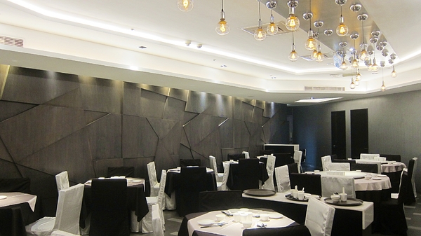 京悅港式飲茶(中友店):京悅港式飲茶-中友百貨港式料理 餐點選擇多 保留道地港點推車 樸實美味的餐點勝過盤飾優美的藝術菜