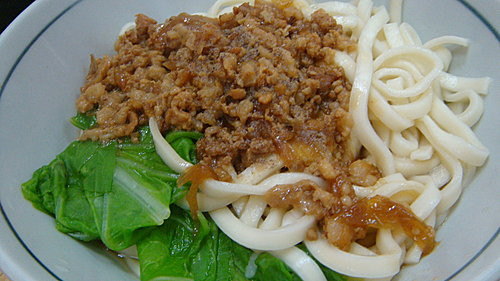 (美食~台中) 湘舍麵窯 ~ 超人氣! 半筋半肉牛肉麵!