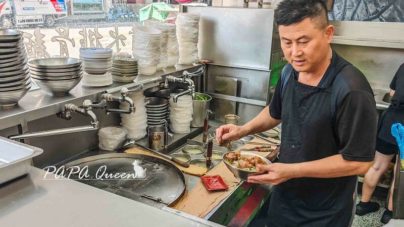 台中清水排骨麵！經典排骨酥麵30年老店，大塊排骨酥必吃。