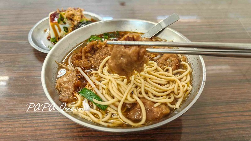 台中清水排骨麵！經典排骨酥麵30年老店，大塊排骨酥必吃。