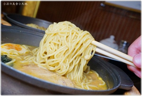 大阪拓海家:台中北區』大阪拓海家║一中商圈日式拉麵、丼飯平價CP值高,蛋酥拉麵你吃過嗎? (附飲料)