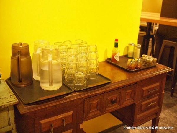 LOPHIL'S菲淇士義式廚房：【食記】台中LOPHIL’S PASTA菲淇士義式廚房@北區一中街商圈 : 非歧視,低消是你的寶貴時間!平價高水準,Q彈實在的義大利麵