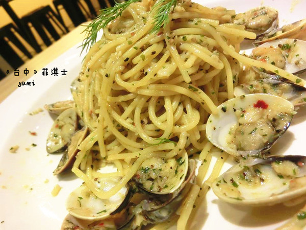 LOPHIL'S菲淇士義式廚房：【台中食記】一中商圈學生最愛♥平價義大利麵@LOPHIL'S菲淇士義式廚房