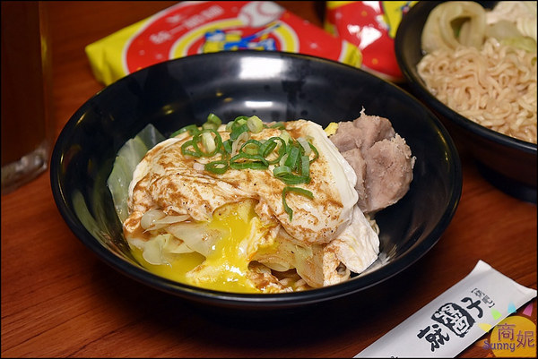 就醬子烤吧(健行店):台中北區人氣宵夜。就醬子烤吧。平價串燒店異國風脆麵創意料理養生鍋物新登場太驚喜