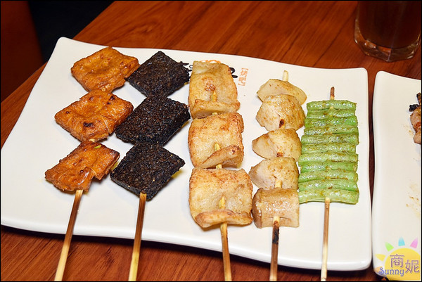 就醬子烤吧(健行店):台中北區人氣宵夜。就醬子烤吧。平價串燒店異國風脆麵創意料理養生鍋物新登場太驚喜