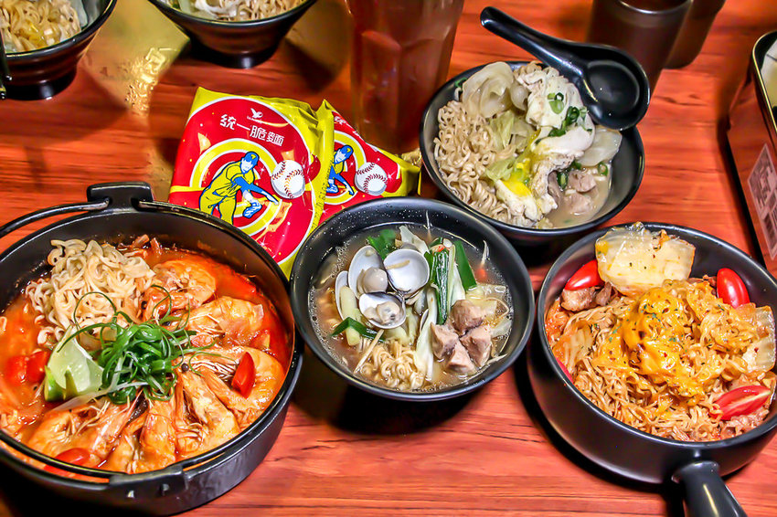 台中北區,就醬子烤吧!脆麵mix異國風,碰出新穎創意料理。 - 微笑Joe幸運