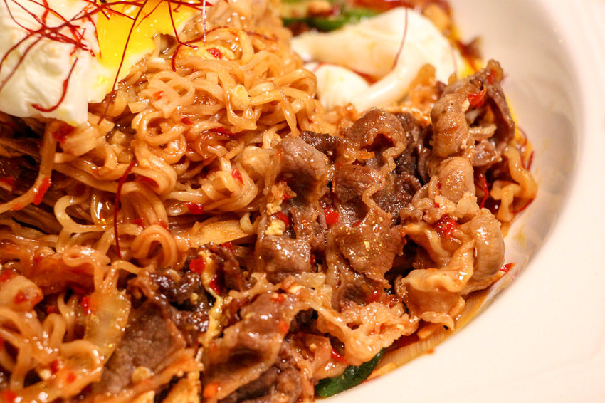 台中北區,就醬子烤吧!脆麵mix異國風,碰出新穎創意料理。 - 微笑Joe幸運