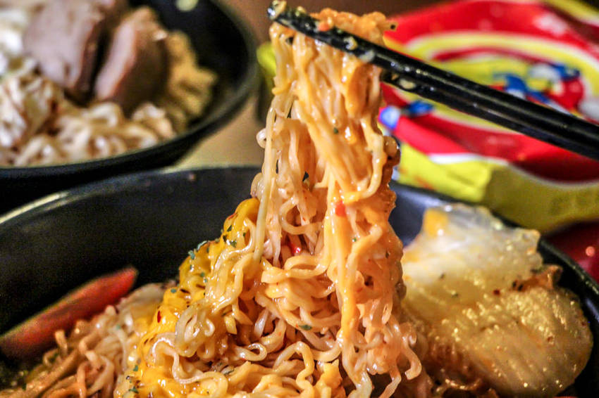 台中北區,就醬子烤吧!脆麵mix異國風,碰出新穎創意料理。 - 微笑Joe幸運