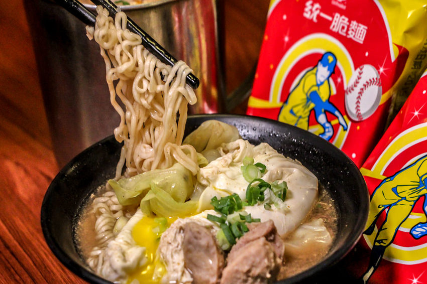 台中北區,就醬子烤吧!脆麵mix異國風,碰出新穎創意料理。 - 微笑Joe幸運