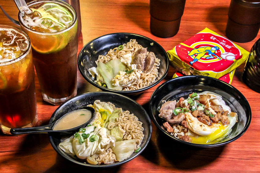 台中北區,就醬子烤吧!脆麵mix異國風,碰出新穎創意料理。 - 微笑Joe幸運