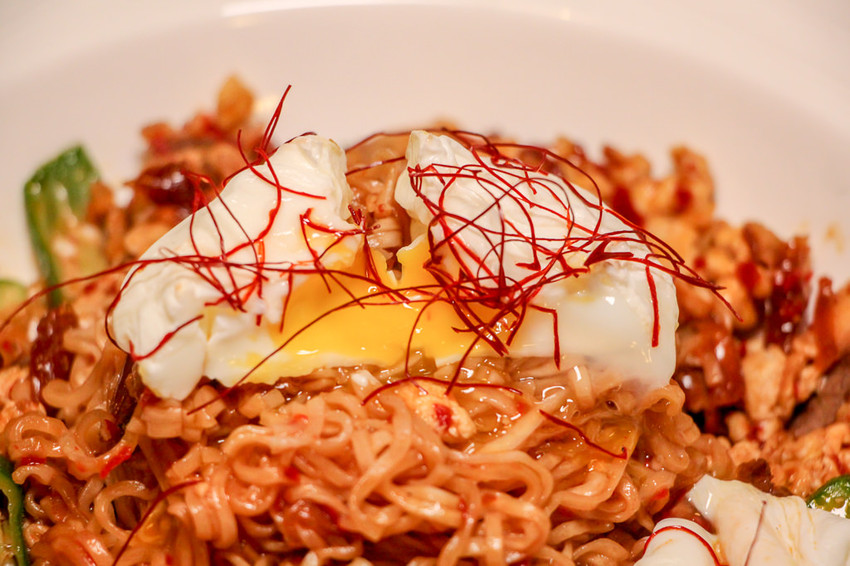 台中北區,就醬子烤吧!脆麵mix異國風,碰出新穎創意料理。 - 微笑Joe幸運