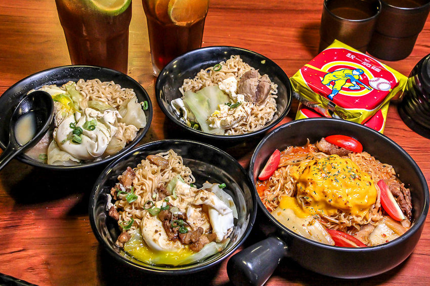 台中北區,就醬子烤吧!脆麵mix異國風,碰出新穎創意料理。 - 微笑Joe幸運