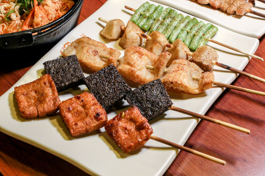 台中北區,就醬子烤吧!脆麵mix異國風,碰出新穎創意料理。 - 微笑Joe幸運