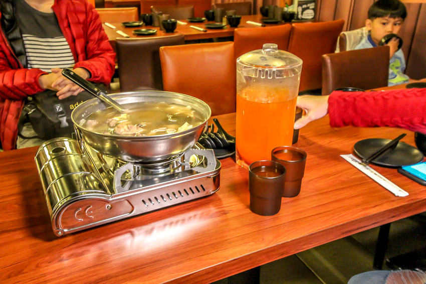 台中北區,就醬子烤吧!脆麵mix異國風,碰出新穎創意料理。 - 微笑Joe幸運